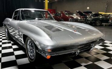 Chevrolet-Corvette-1963-Coupe-18
