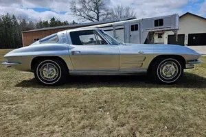 Chevrolet-Corvette-1963-Coupe-18