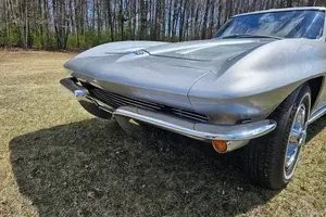 Chevrolet-Corvette-1963-Coupe-2