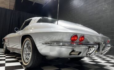 Chevrolet-Corvette-1963-Coupe-20