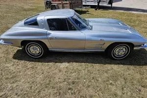Chevrolet-Corvette-1963-Coupe-20