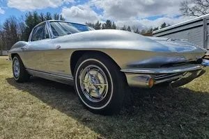 Chevrolet-Corvette-1963-Coupe-21
