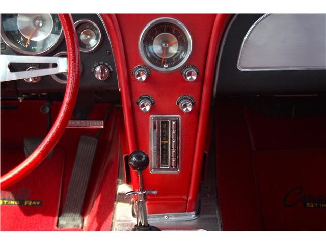 Chevrolet-Corvette-1963-Coupe-22
