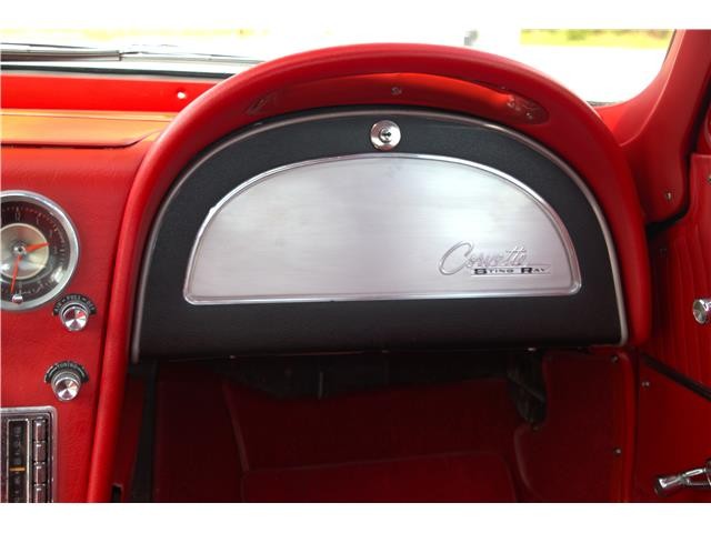 Chevrolet-Corvette-1963-Coupe-23
