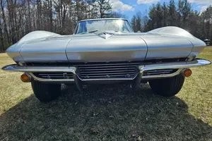 Chevrolet-Corvette-1963-Coupe-24