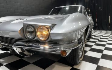Chevrolet-Corvette-1963-Coupe-27