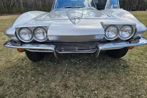 Chevrolet-Corvette-1963-Coupe-28