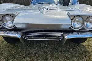 Chevrolet-Corvette-1963-Coupe-29