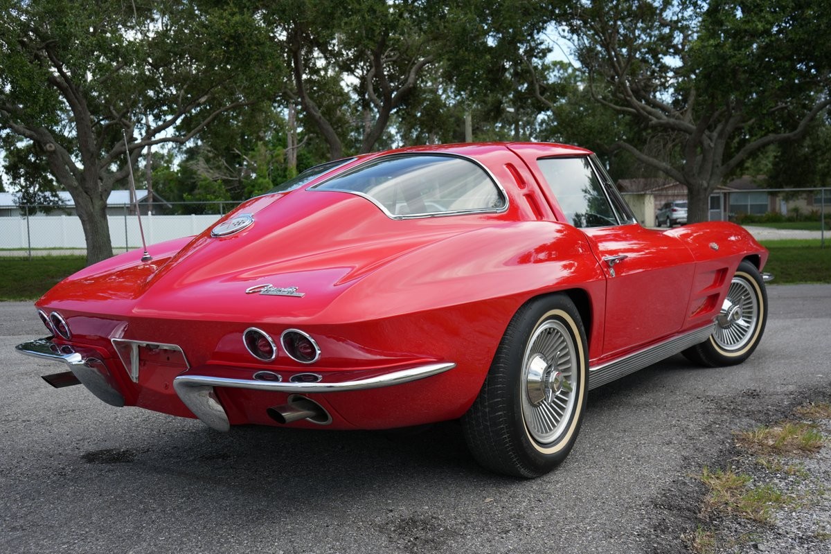 Chevrolet-Corvette-1963-Coupe-30