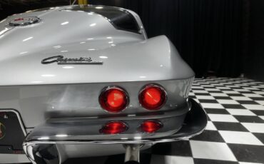 Chevrolet-Corvette-1963-Coupe-30