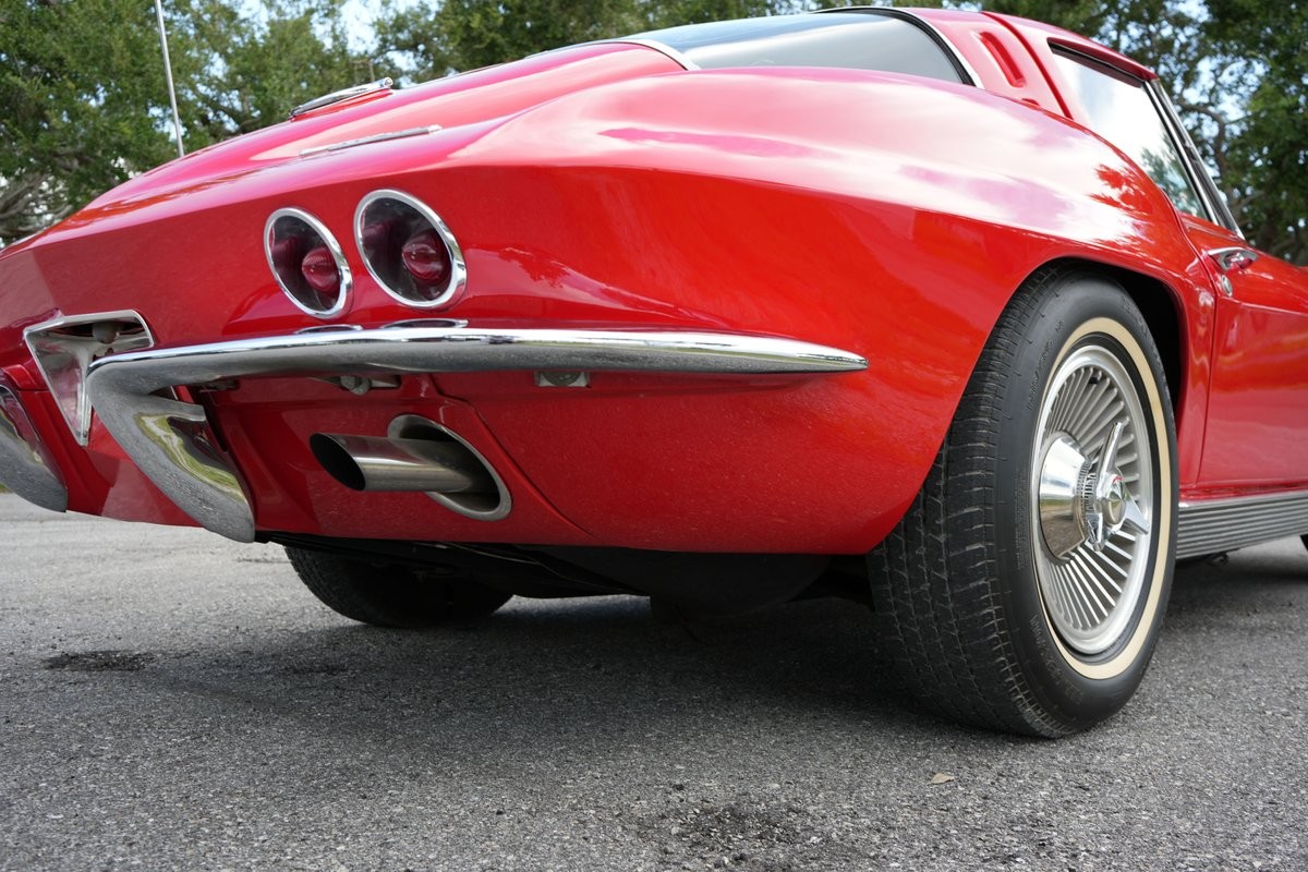 Chevrolet-Corvette-1963-Coupe-31