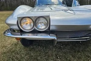 Chevrolet-Corvette-1963-Coupe-31