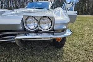 Chevrolet-Corvette-1963-Coupe-34