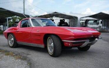 Chevrolet-Corvette-1963-Coupe-35