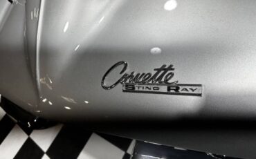 Chevrolet-Corvette-1963-Coupe-35