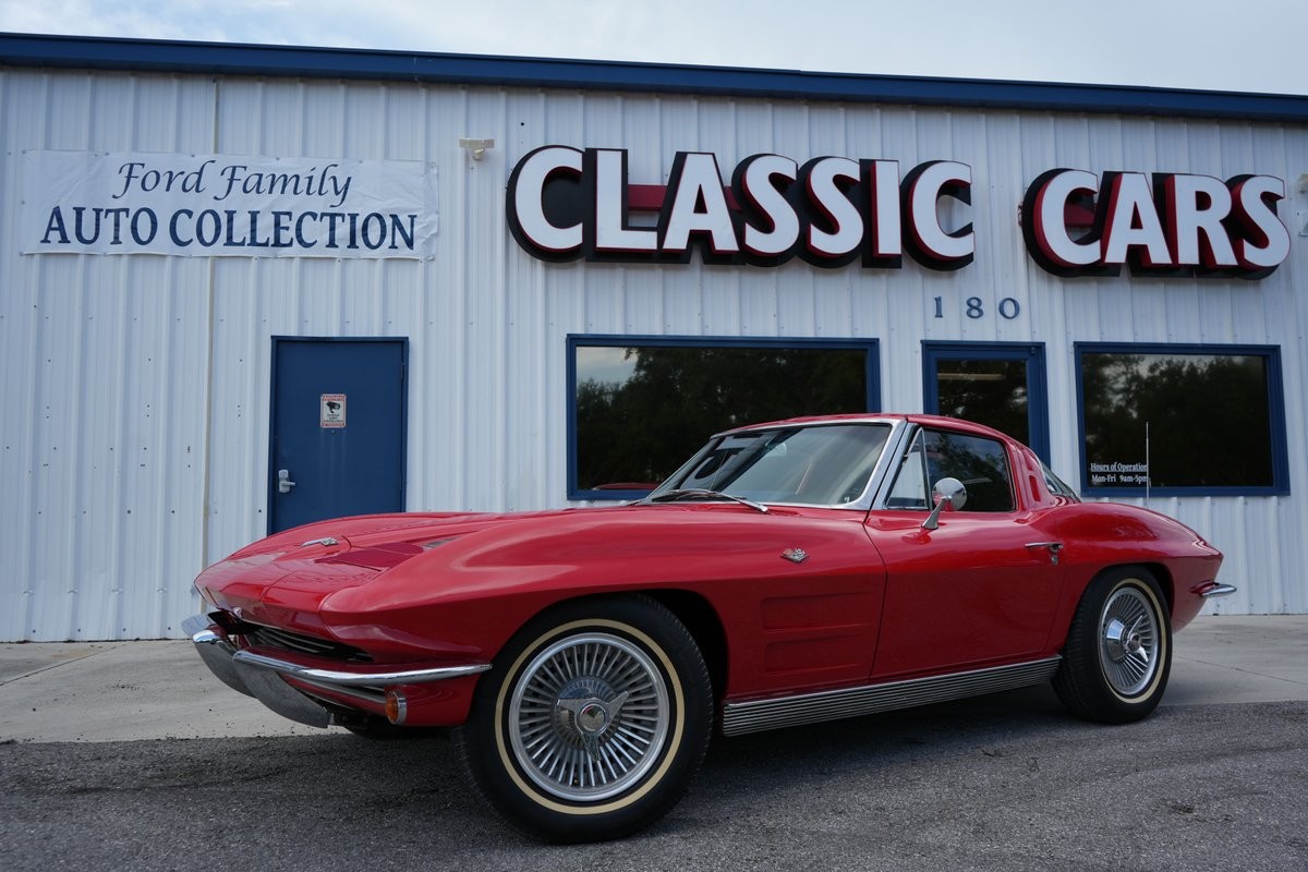Chevrolet-Corvette-1963-Coupe