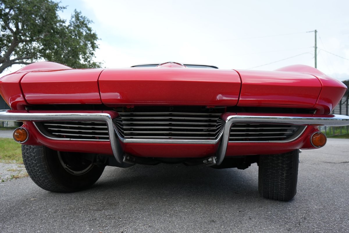 Chevrolet-Corvette-1963-Coupe-5