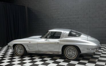 Chevrolet-Corvette-1963-Coupe-5