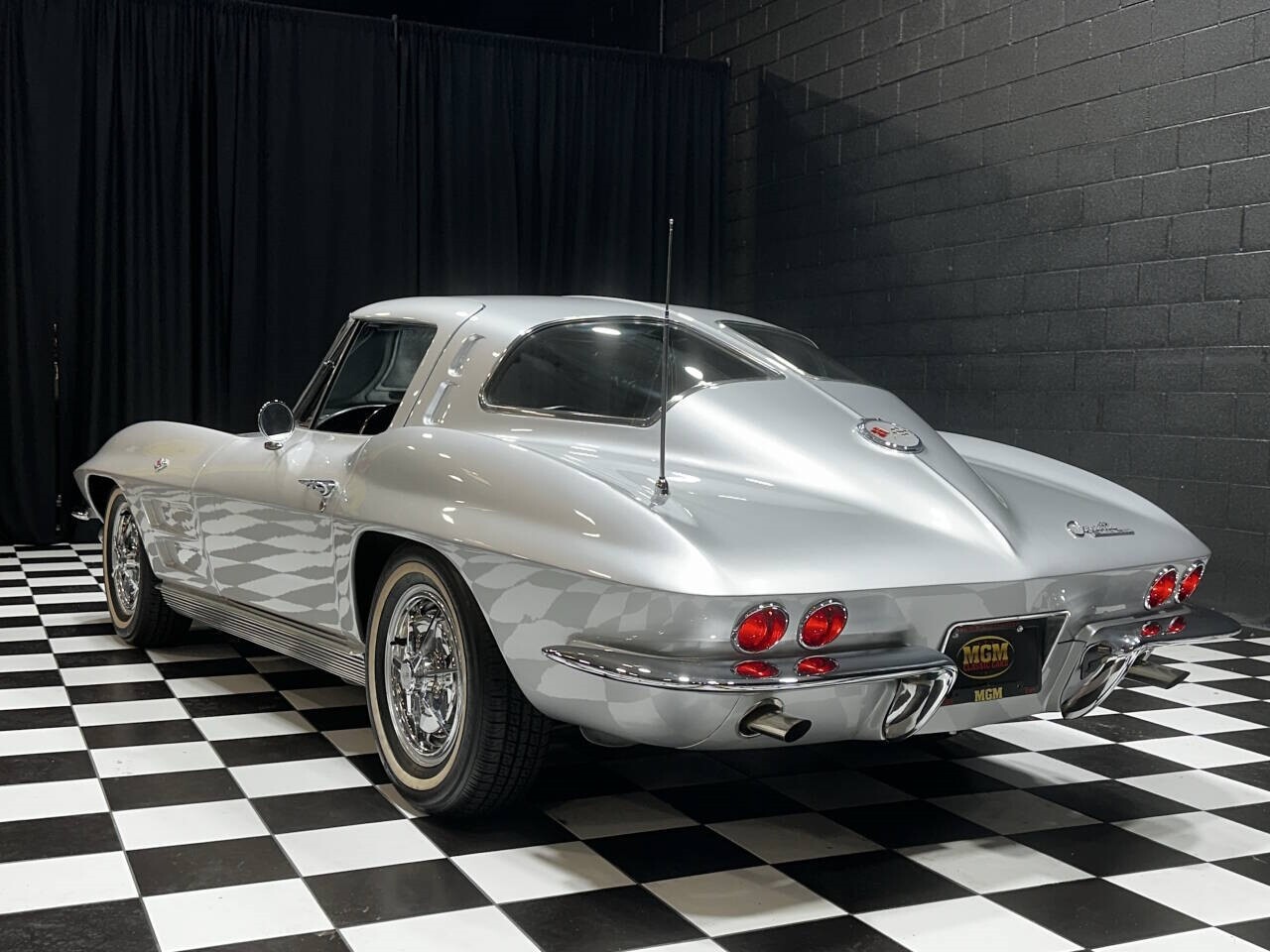 Chevrolet-Corvette-1963-Coupe-6