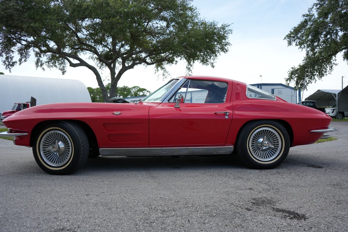 Chevrolet-Corvette-1963-Coupe-7