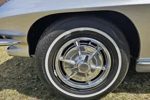 Chevrolet-Corvette-1963-Coupe-7