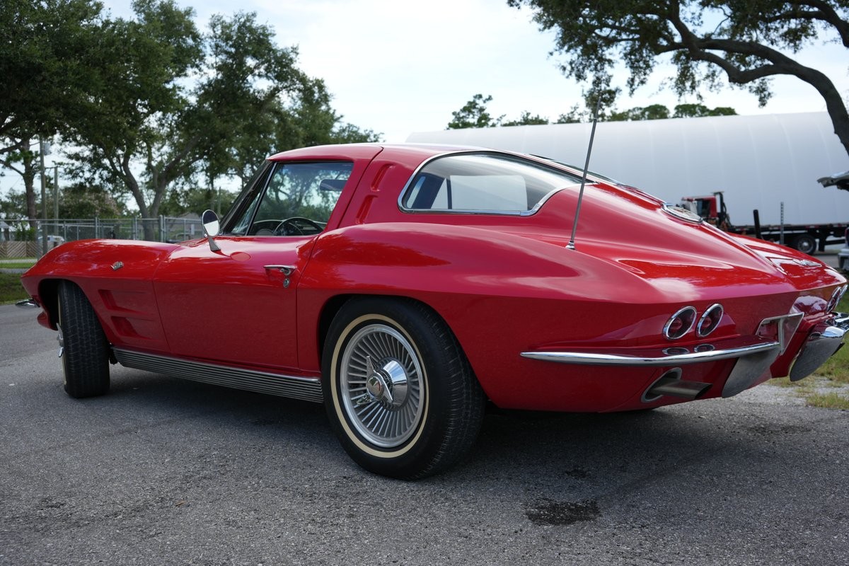 Chevrolet-Corvette-1963-Coupe-8