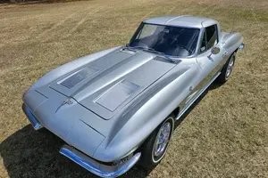 Chevrolet-Corvette-1963-Coupe-8