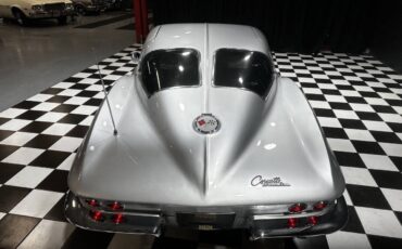 Chevrolet-Corvette-1963-Coupe-9