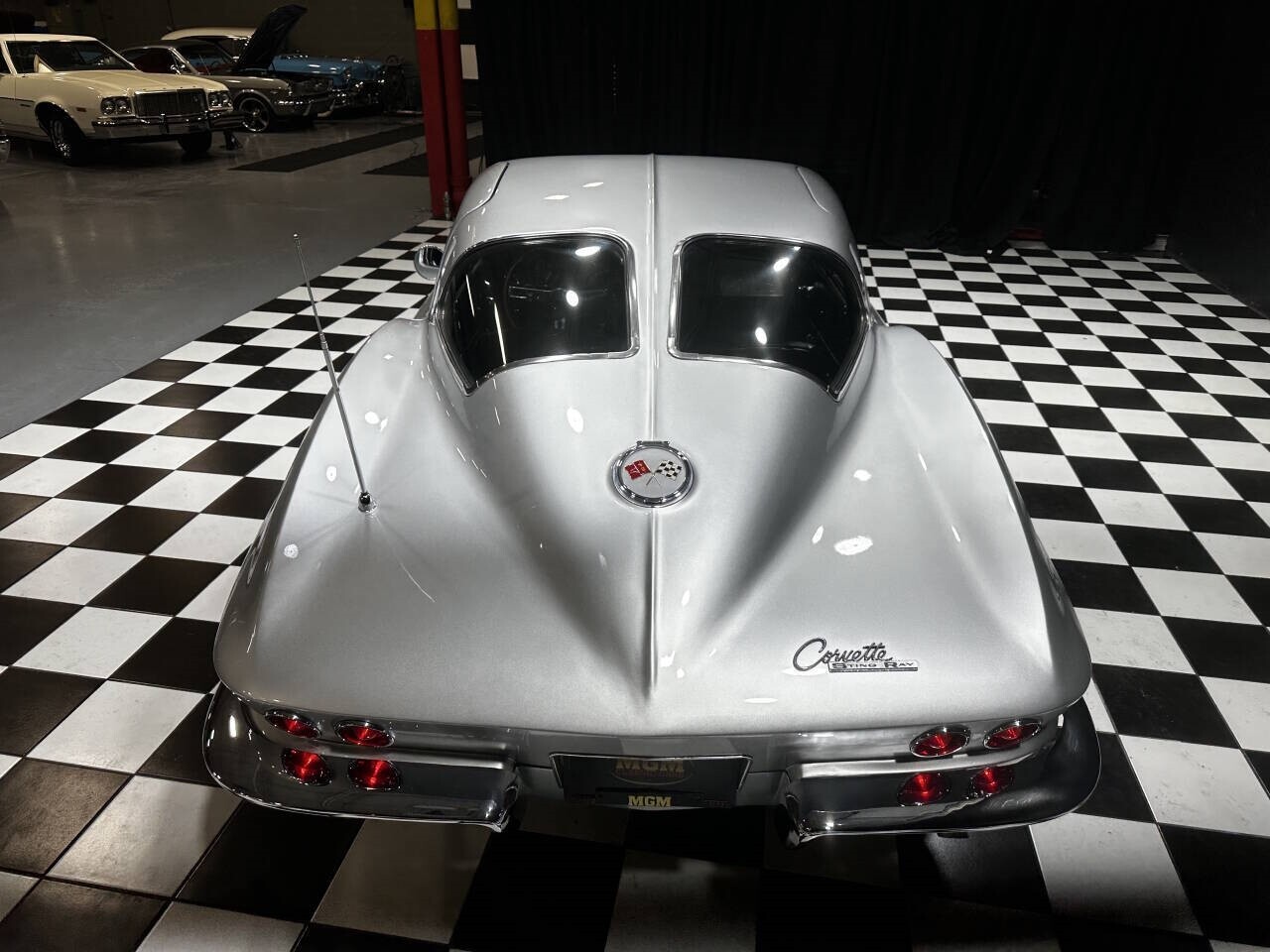 Chevrolet-Corvette-1963-Coupe-9