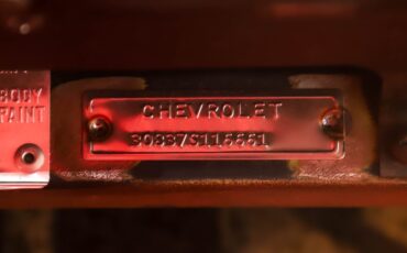 Chevrolet-Corvette-1963-Ermine-White-Red-18