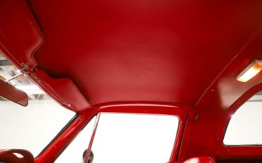 Chevrolet-Corvette-1963-Ermine-White-Red-31