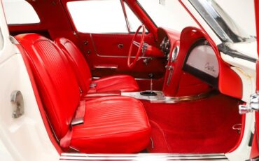 Chevrolet-Corvette-1963-Ermine-White-Red-43