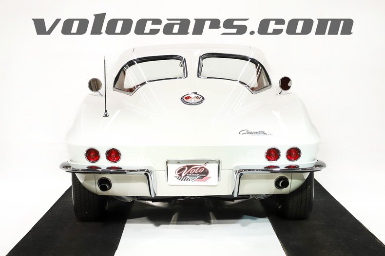Chevrolet-Corvette-1963-Ermine-White-Red-44