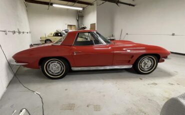 Chevrolet-Corvette-1963-Red-wWhite-Soft-Top-Black-11
