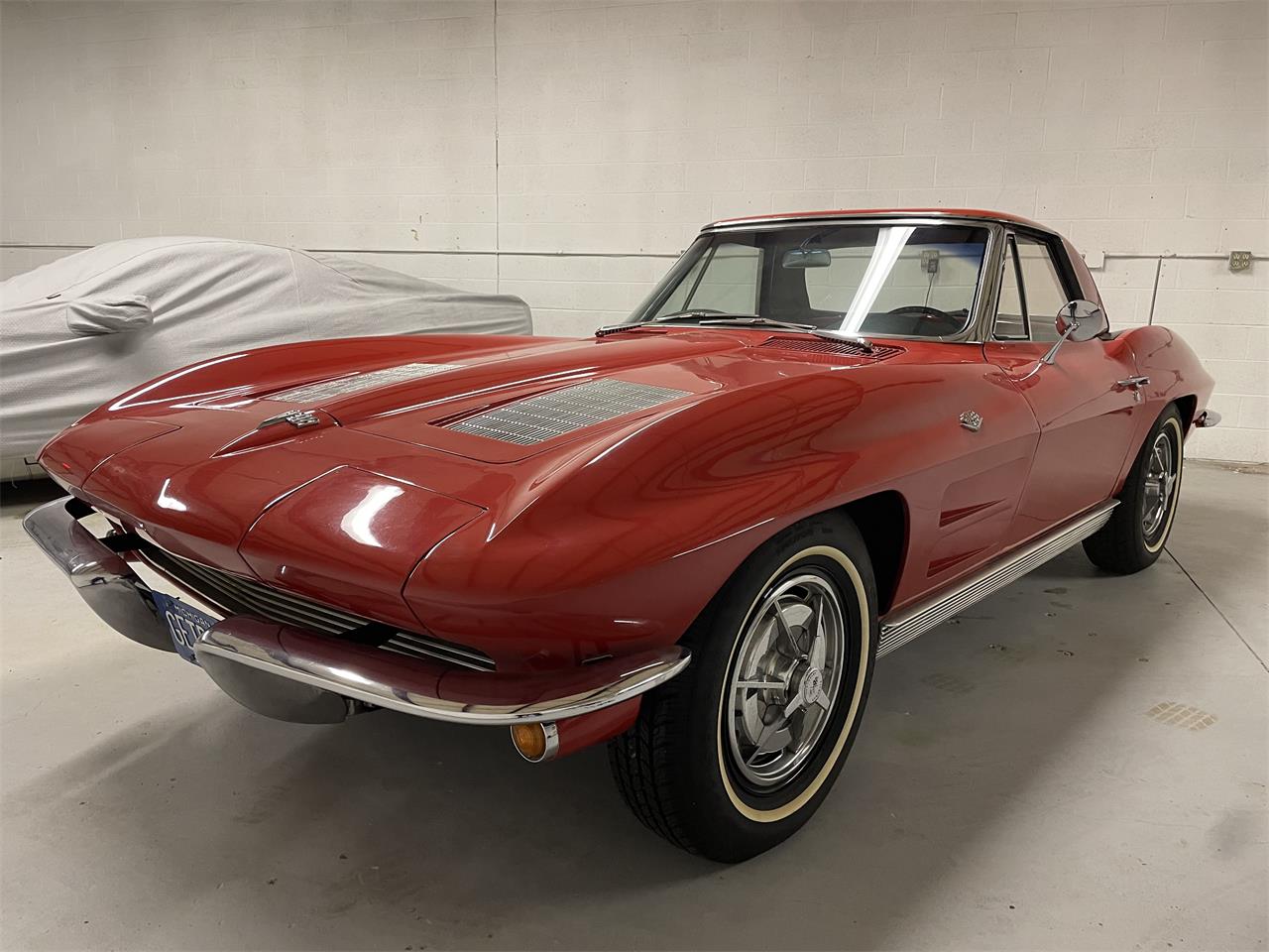 Chevrolet-Corvette-1963-Red-wWhite-Soft-Top-Black-18