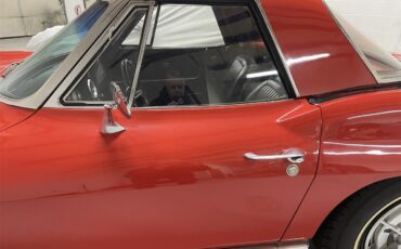 Chevrolet-Corvette-1963-Red-wWhite-Soft-Top-Black-2