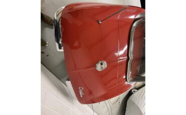 Chevrolet-Corvette-1963-Red-wWhite-Soft-Top-Black-21