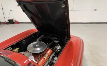 Chevrolet-Corvette-1963-Red-wWhite-Soft-Top-Black-33