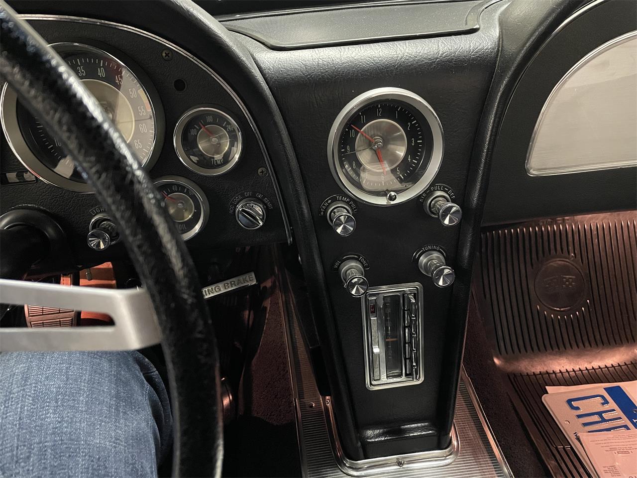 Chevrolet-Corvette-1963-Red-wWhite-Soft-Top-Black-4
