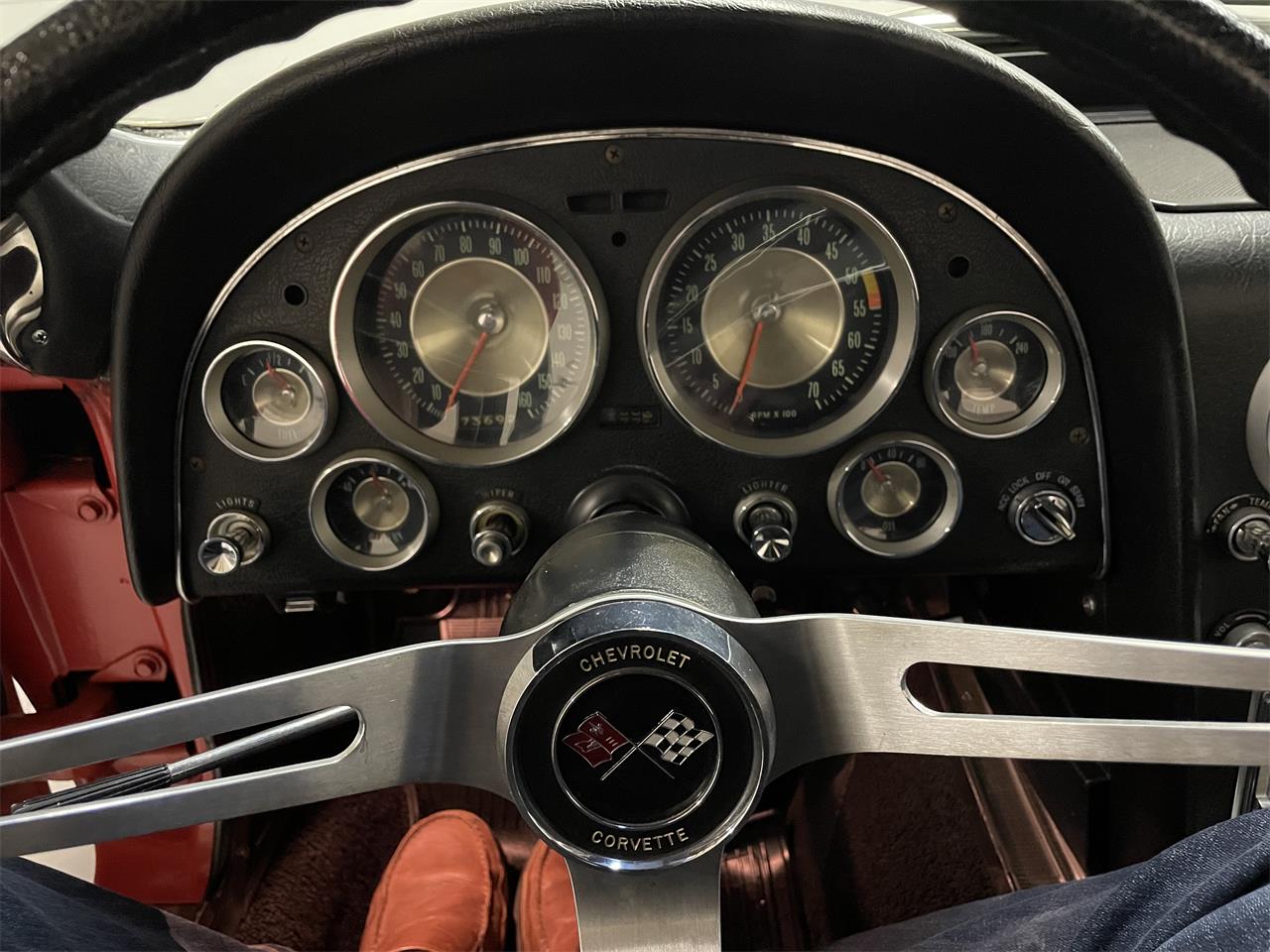 Chevrolet-Corvette-1963-Red-wWhite-Soft-Top-Black-5