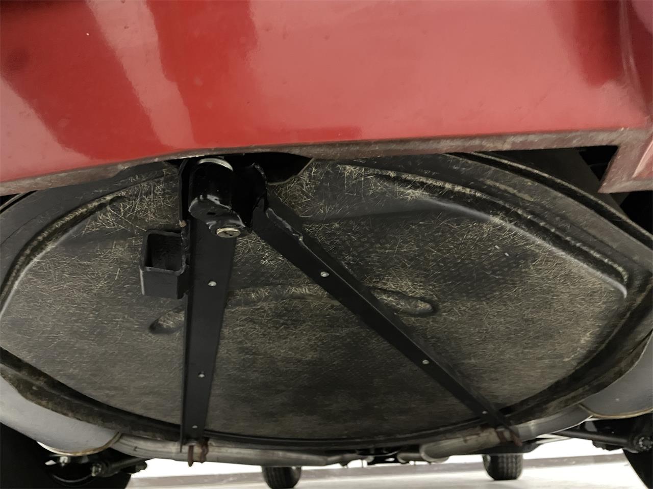 Chevrolet-Corvette-1963-Red-wWhite-Soft-Top-Black-6