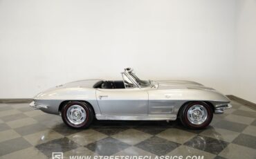 Chevrolet-Corvette-1963-Sebring-Silver-Dark-Blue-12