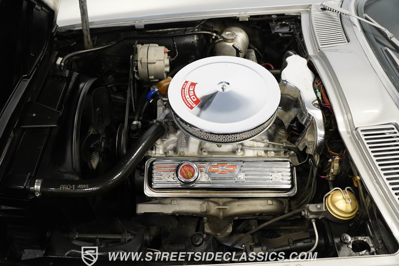 Chevrolet-Corvette-1963-Sebring-Silver-Dark-Blue-17