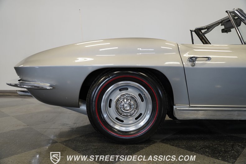 Chevrolet-Corvette-1963-Sebring-Silver-Dark-Blue-21