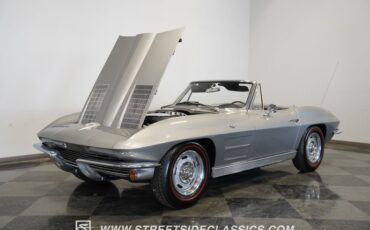 Chevrolet-Corvette-1963-Sebring-Silver-Dark-Blue-23