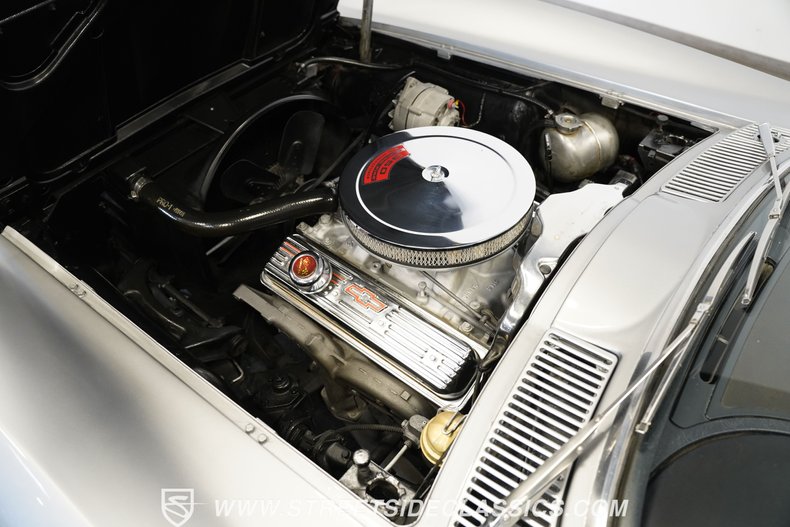 Chevrolet-Corvette-1963-Sebring-Silver-Dark-Blue-24