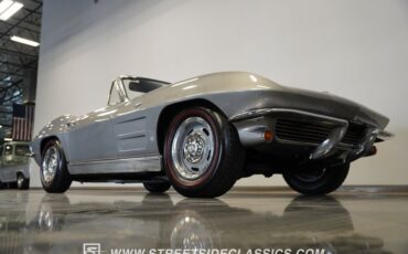 Chevrolet-Corvette-1963-Sebring-Silver-Dark-Blue-25
