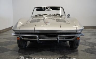 Chevrolet-Corvette-1963-Sebring-Silver-Dark-Blue-27