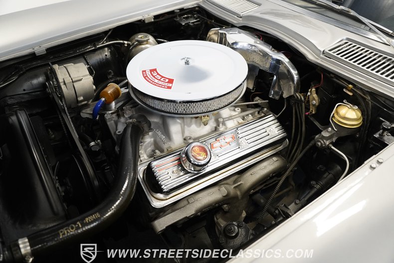 Chevrolet-Corvette-1963-Sebring-Silver-Dark-Blue-29