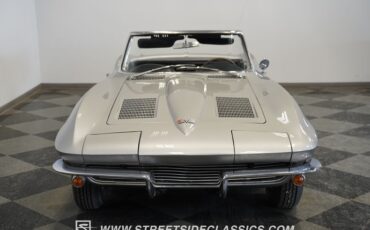 Chevrolet-Corvette-1963-Sebring-Silver-Dark-Blue-31